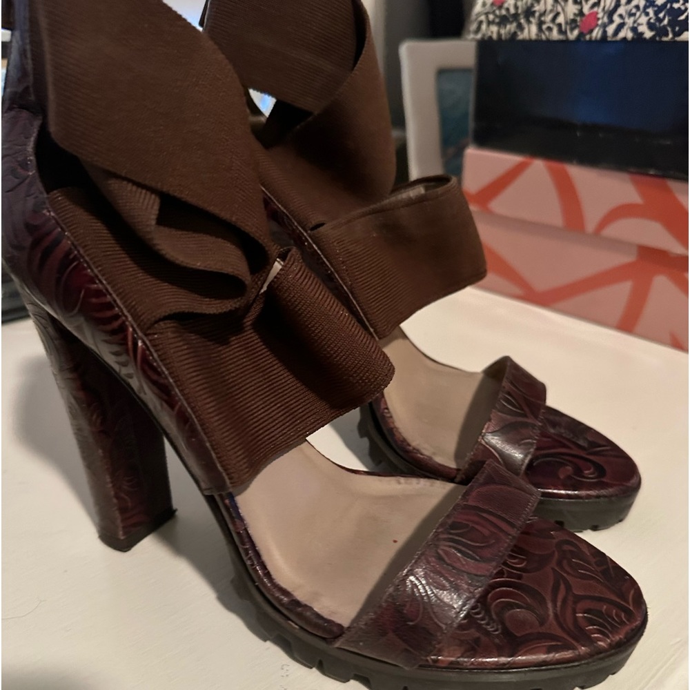 Donald Pliner sandals